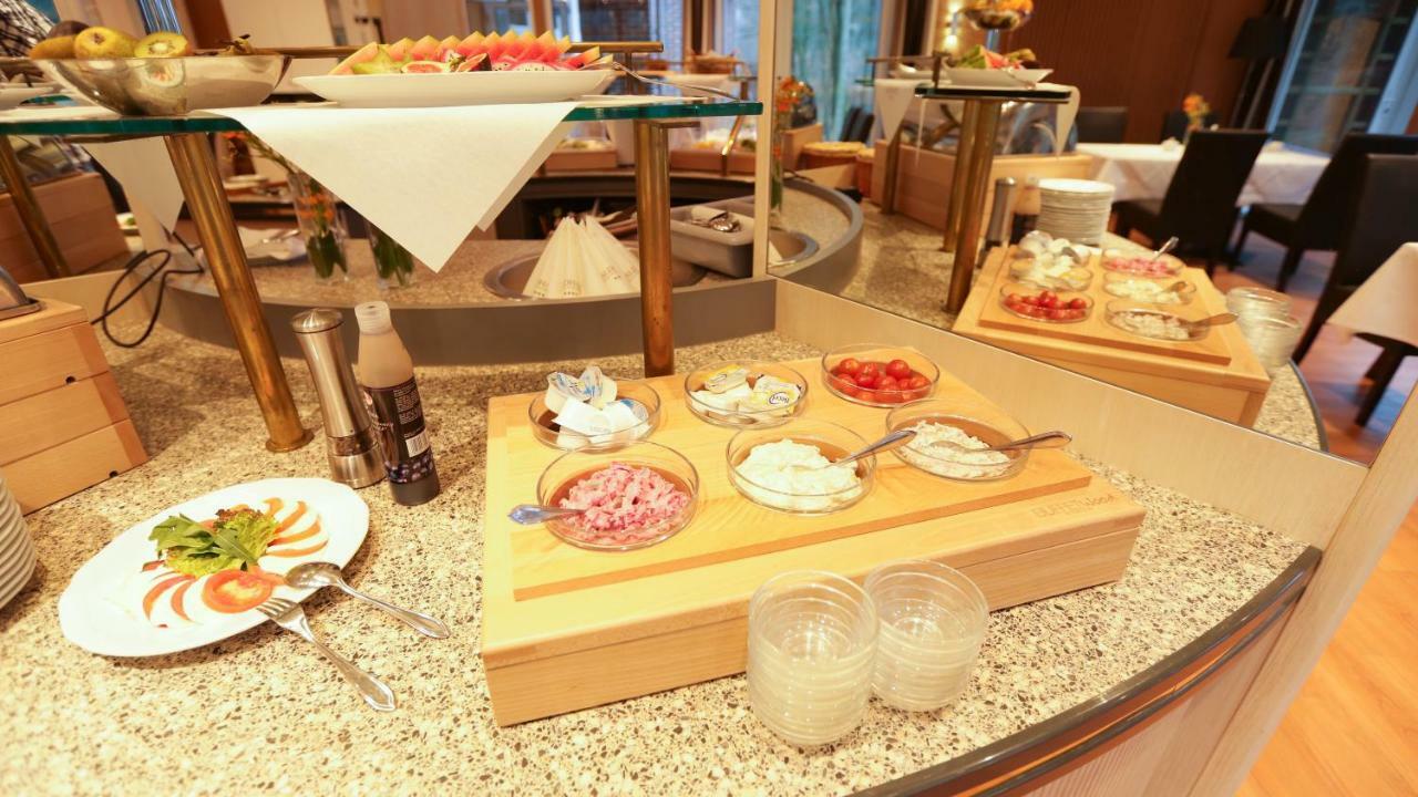Hotel Waldhalle เมิล์น ภายนอก รูปภาพ